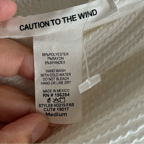 Caution To The Wind White Pleated Maxi Dress Sleeveless V-Neck M - Picture 6 of 9